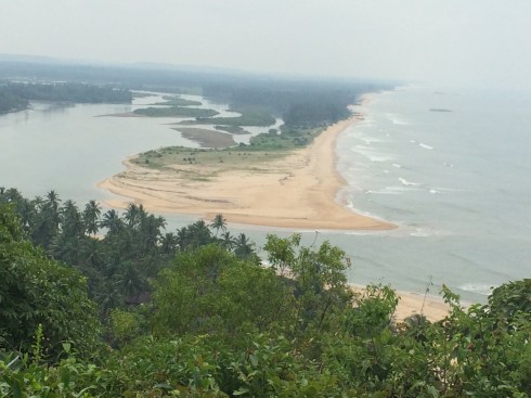 empty.neat,clean beach Someshwara beach