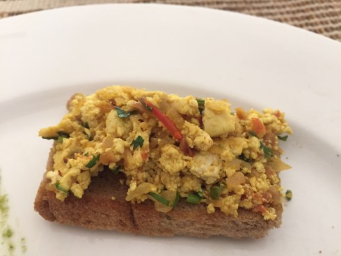 Toasted bed with Scrambled Tofu 
